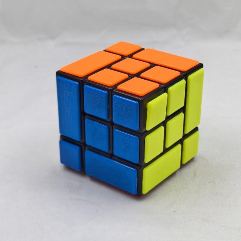 (image for) CubeTwist Puppet No.3 Bandaged 3x3 Cube, Interlocking Mod Twisty Puzzle with Restricted Rotation