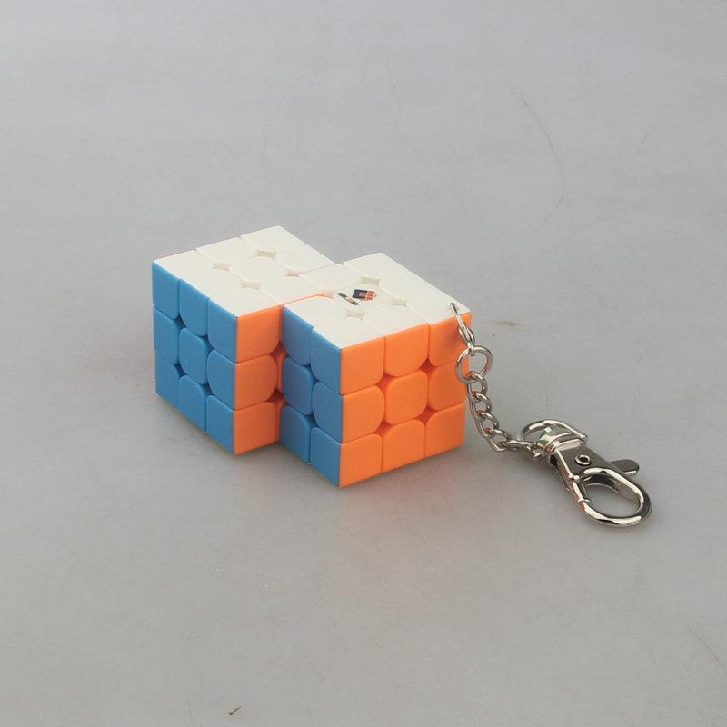 (image for) CubeTwist Mini Connected Siamese Cube 3.0cm, 2‑in‑3 / 2‑in‑6 with Keychain, Restricted Rotation Puzzle