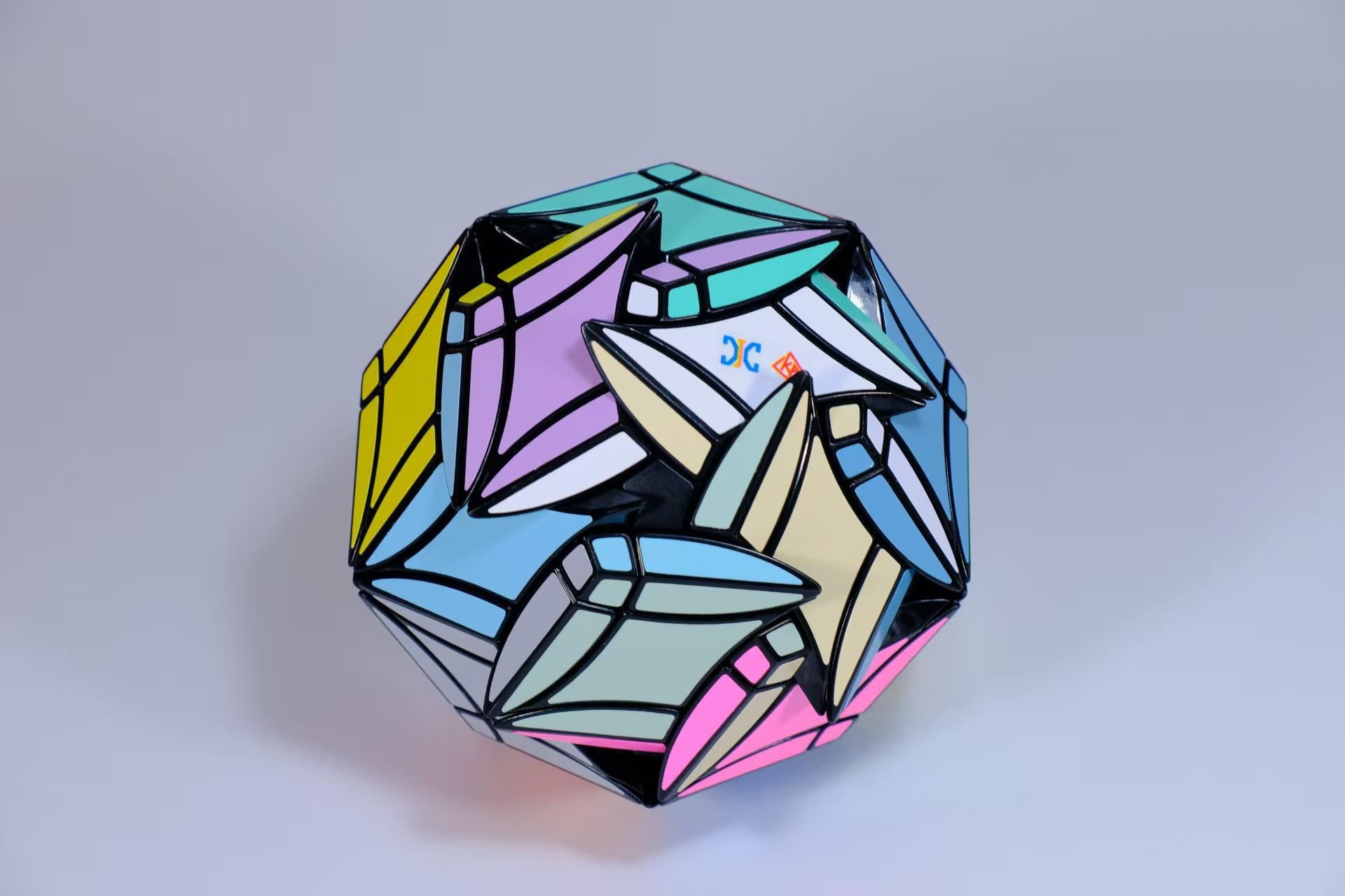(image for) XinJi CurFaTRhoTri & CurFaTRhoTri Plus Rhombic Triacontahedron Puzzle Cube