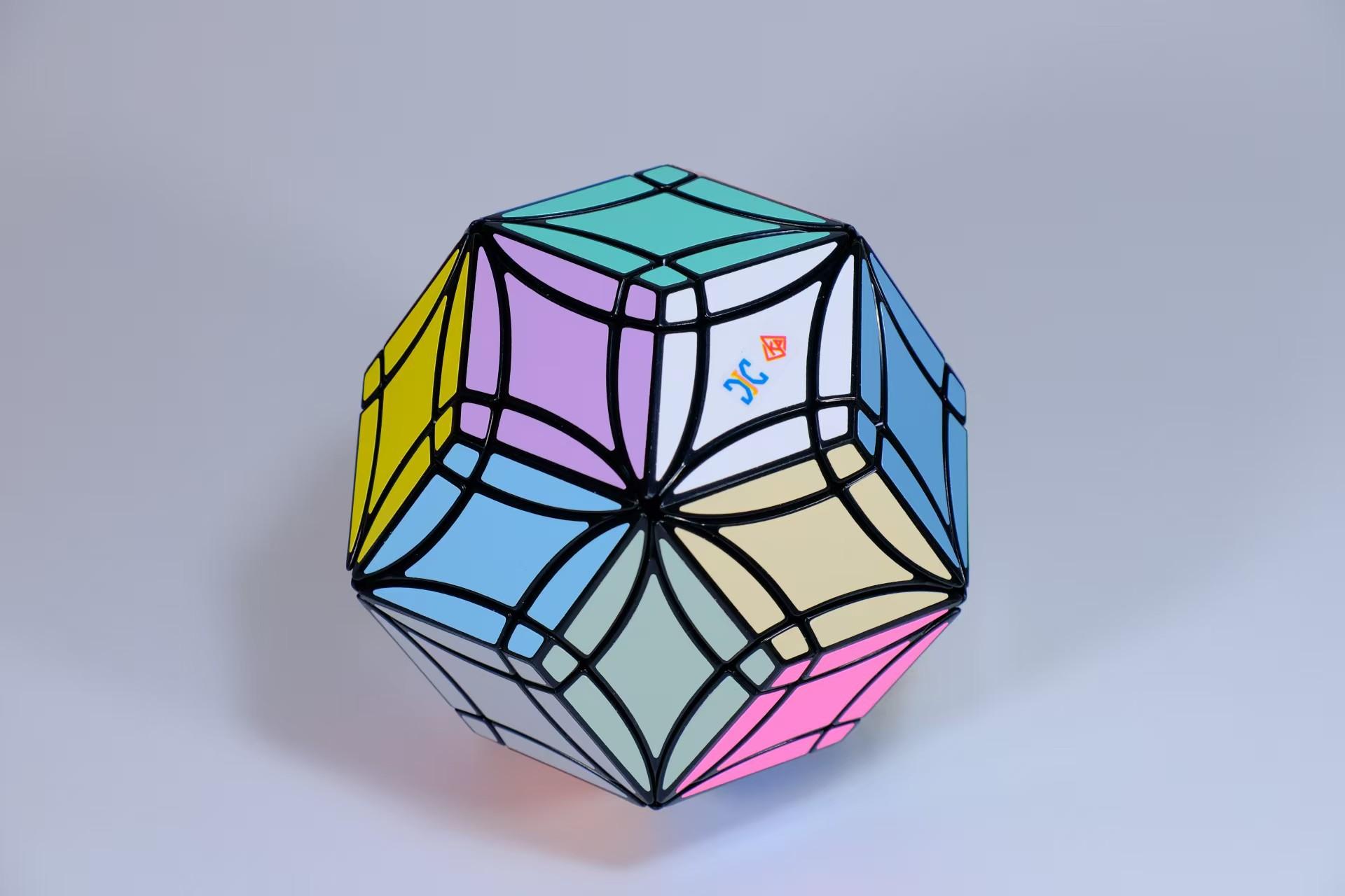 (image for) XinJi CurFaTRhoTri & CurFaTRhoTri Plus Rhombic Triacontahedron Puzzle Cube