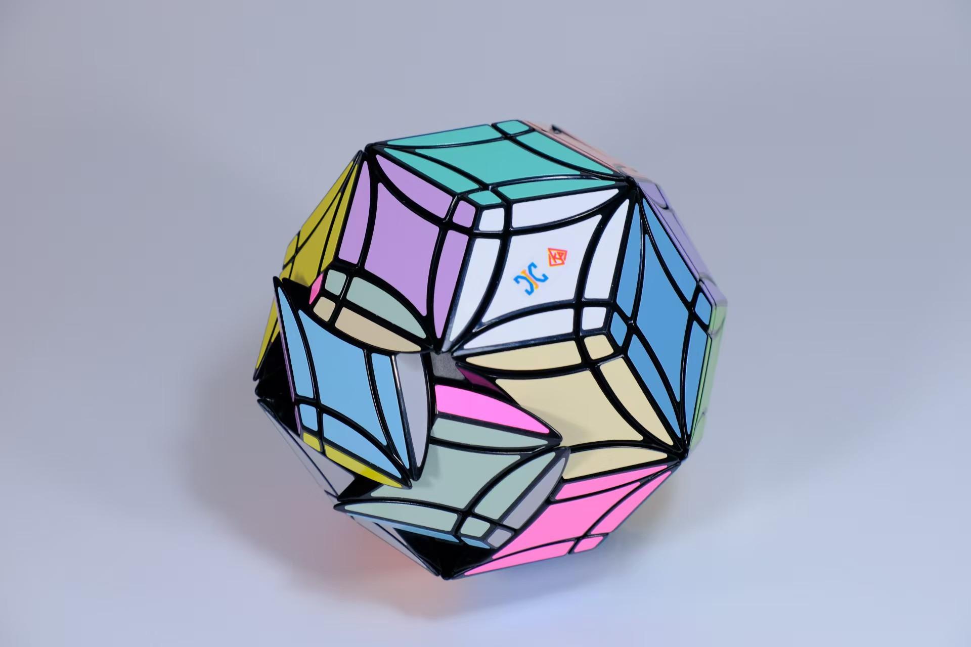 (image for) XinJi CurFaTRhoTri & CurFaTRhoTri Plus Rhombic Triacontahedron Puzzle Cube