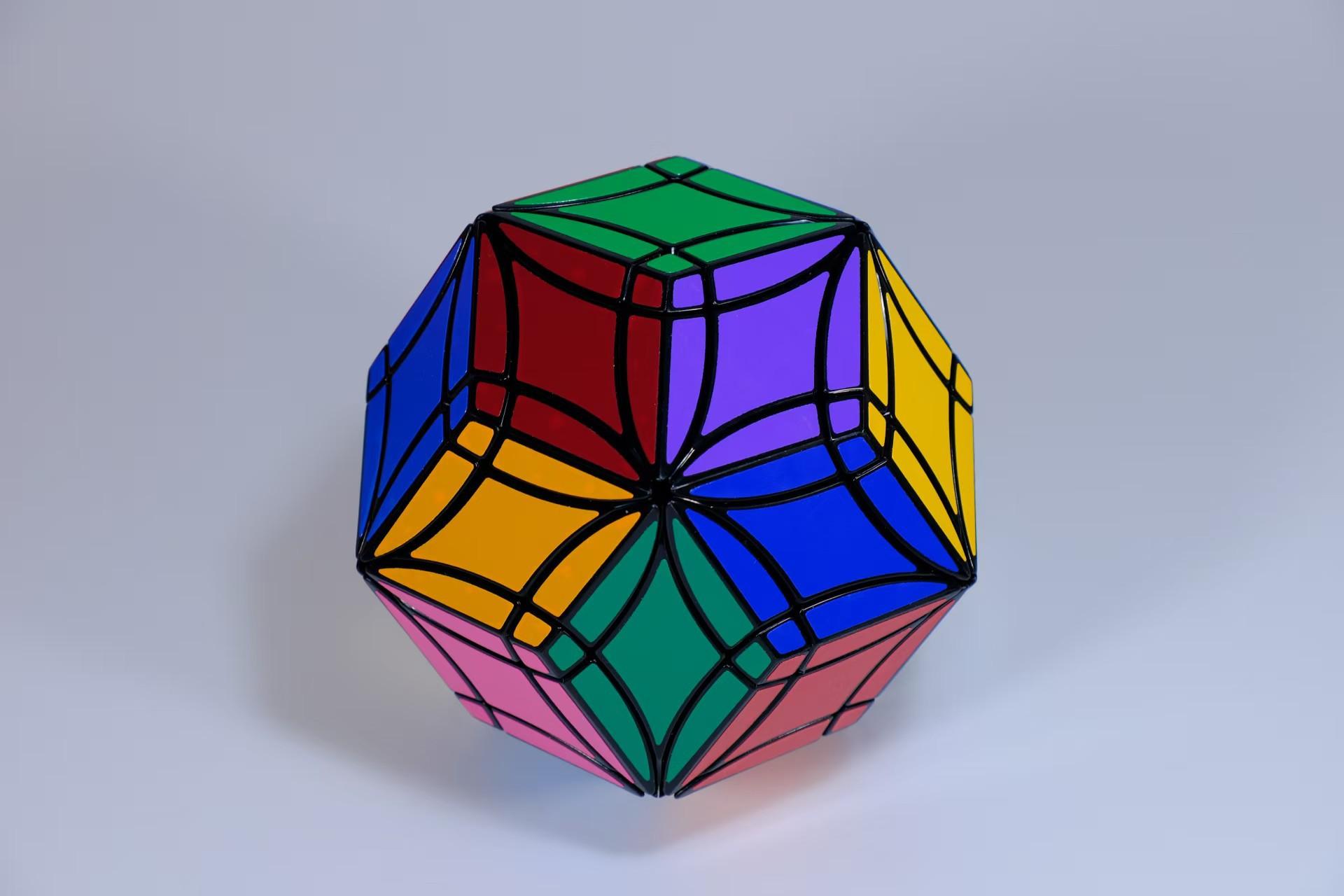 (image for) XinJi CurFaTRhoTri & CurFaTRhoTri Plus Rhombic Triacontahedron Puzzle Cube