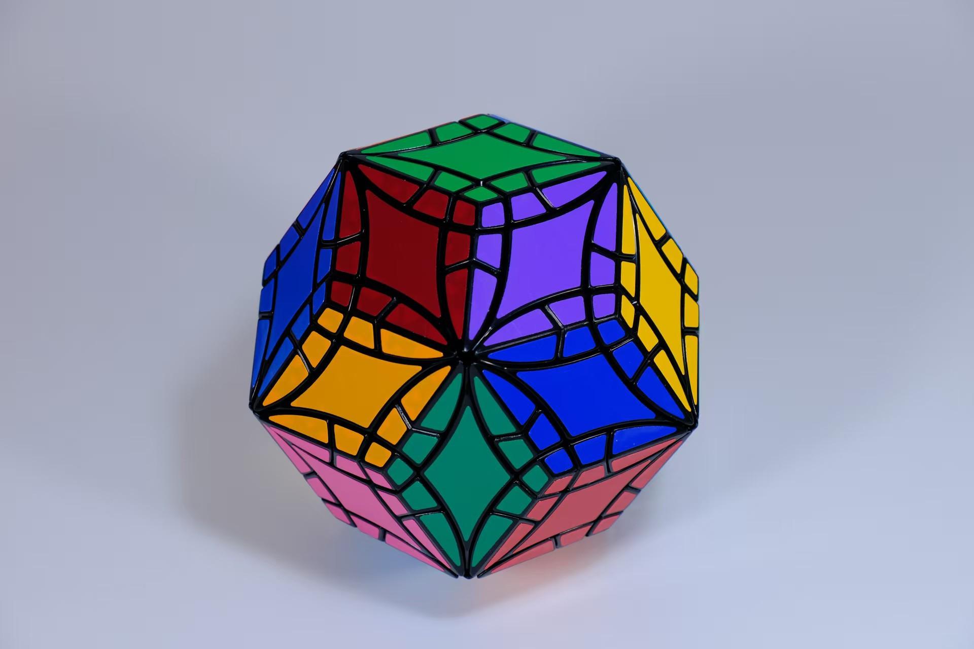 (image for) XinJi CurFaTRhoTri & CurFaTRhoTri Plus Rhombic Triacontahedron Puzzle Cube