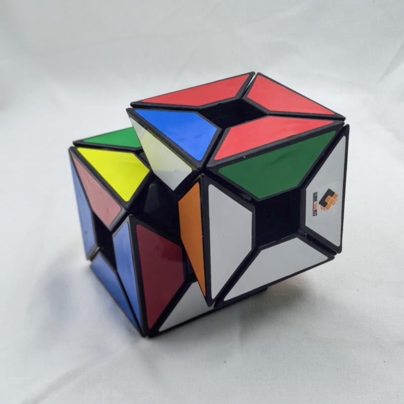 (image for) CubeTwist Void Edge 2‑in‑8 Siamese 3x3 Rotation‑Limited Hollow Puzzle Cube
