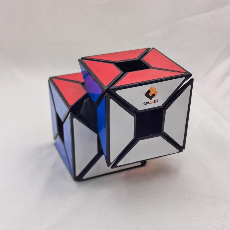 (image for) CubeTwist Void Edge 2‑in‑8 Siamese 3x3 Rotation‑Limited Hollow Puzzle Cube